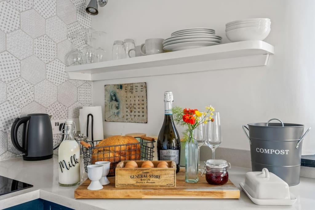 Luxury Self-Contained Cottage For Two With Hot Tub Staverton  Bagian luar foto